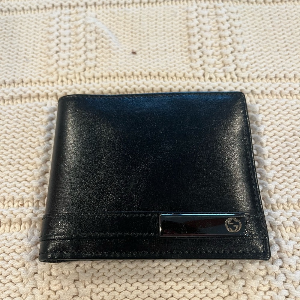 Black Gucci wallet